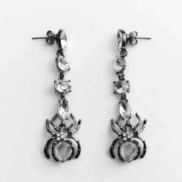 Gothic Spider Crystal Earrings - Picture 6 of 13
